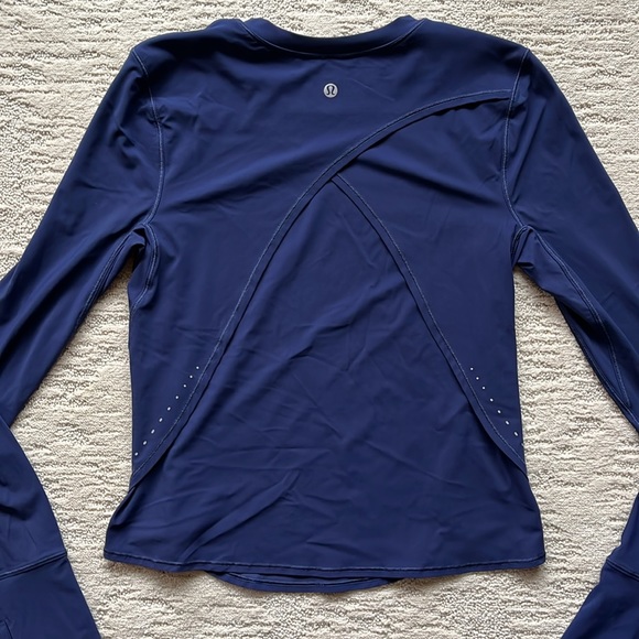 Lululemon Blue Long Sleeve w Thumb Holes - Picture 9 of 9